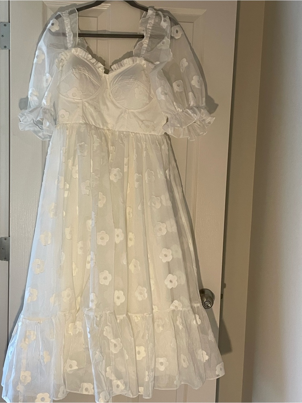 One Loved Babe White Floral Embroidered Puff Sleeve Midi Dress 14